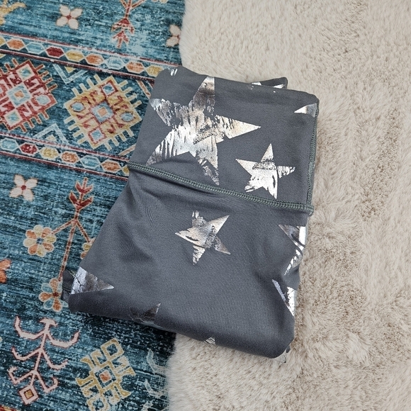 Aerie Gray Metallic Star Leggings Small - Picture 5 of 5